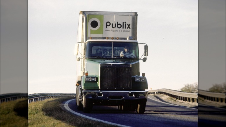 A publix store truck