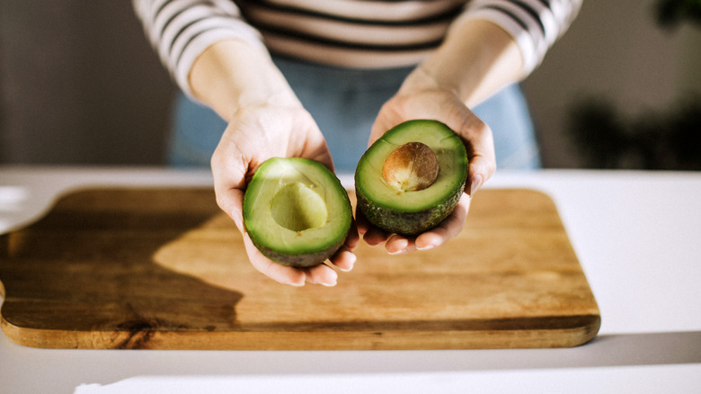 The Hidden Color Code To Tell An Avocado's Ripeness