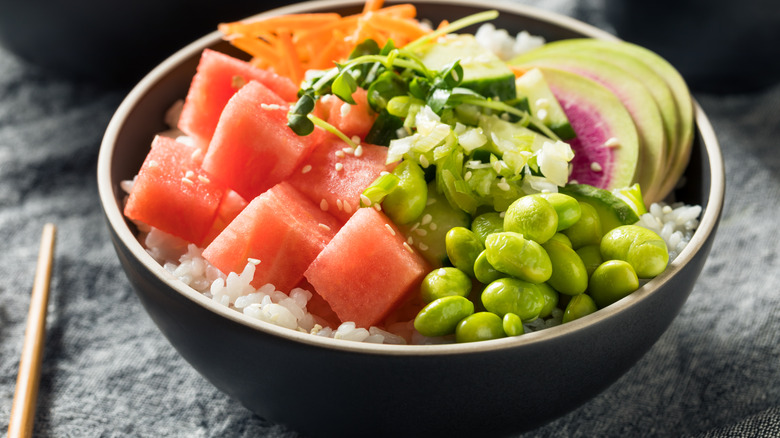 Vegan pokebowl with watermelan tuna
