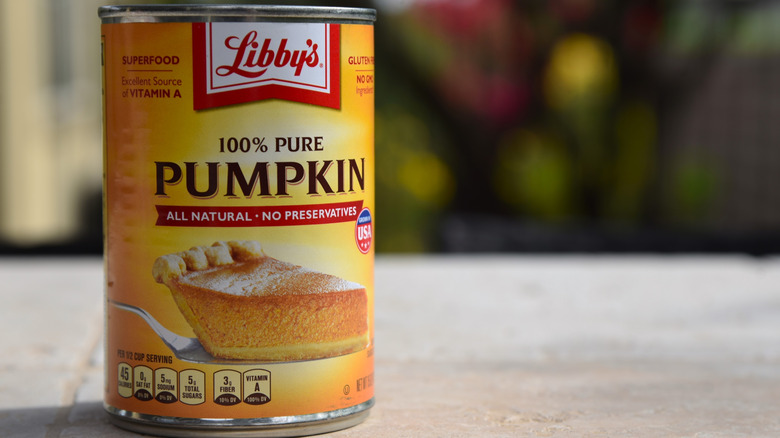 A can of Libby's 100% pure pumpkin puree