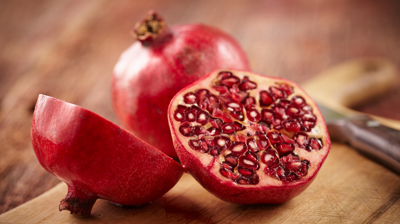 Sliced pomegranate with seeds 