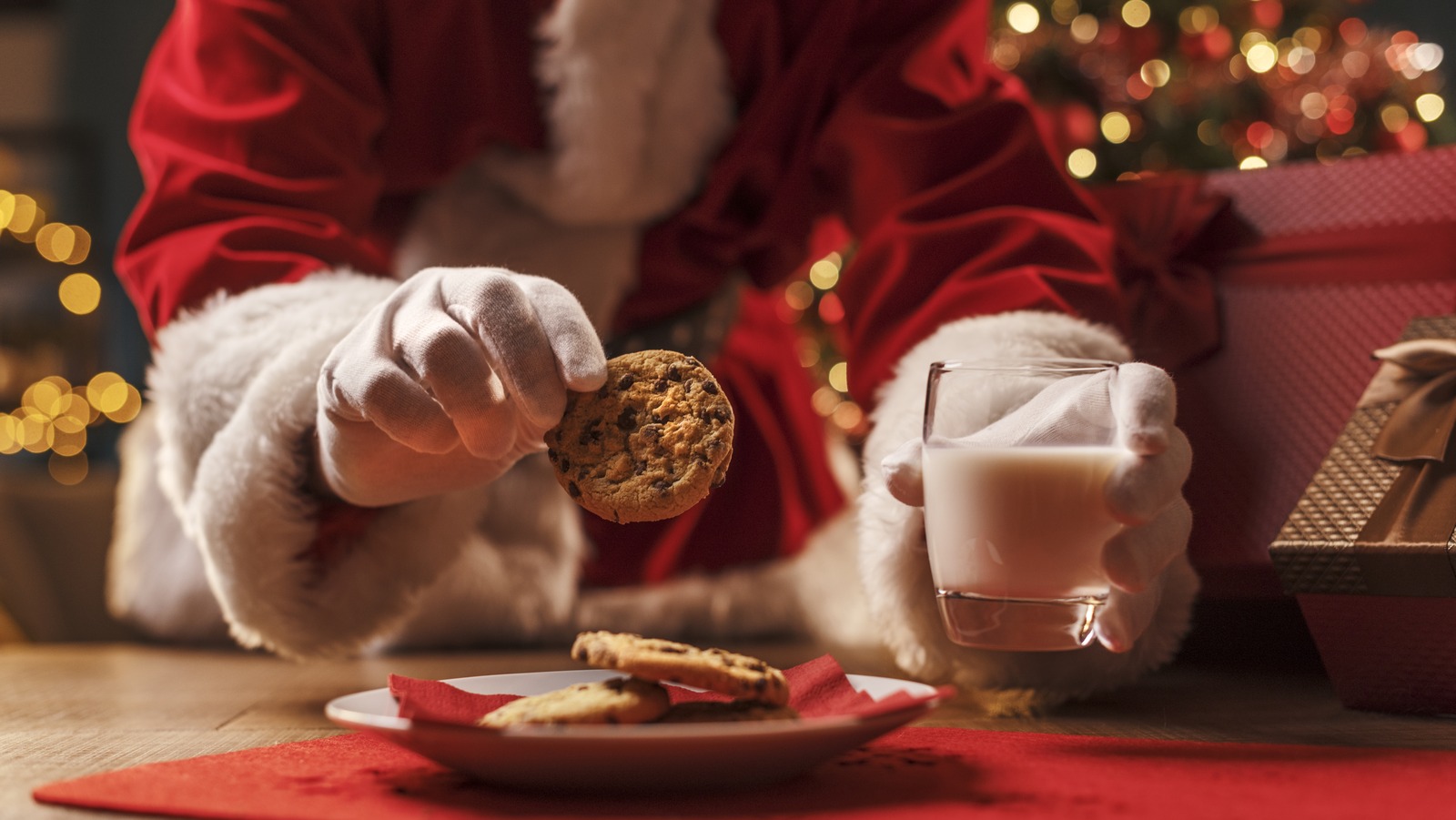 https://www.foodrepublic.com/img/gallery/the-medieval-origins-of-leaving-cookies-out-for-santa/l-intro-1699904567.jpg