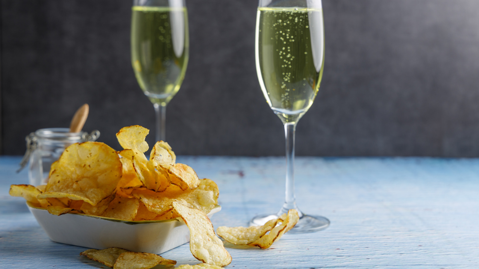 the-mind-boggling-wine-pairing-for-salt-and-vinegar-chips