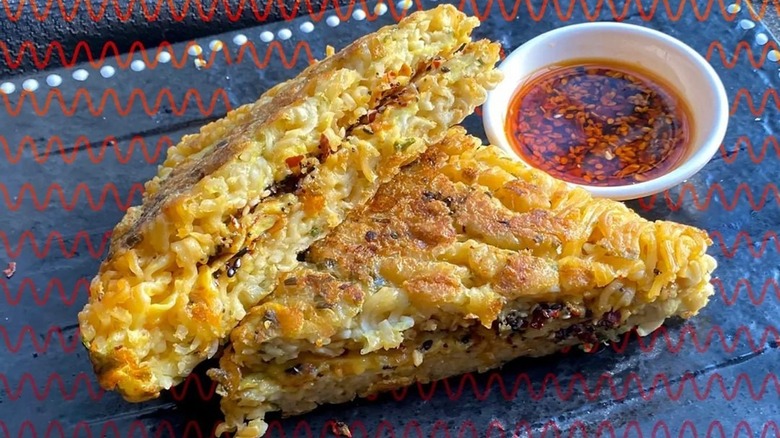 ramen noodle grilled cheese omelet
