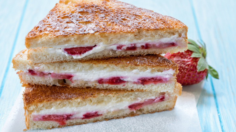 french toast sandwich with strawberry and cream
