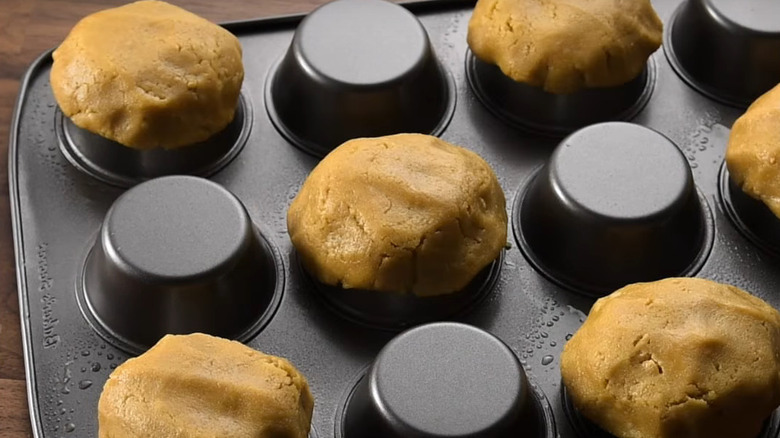 Muffin tin cookie cups