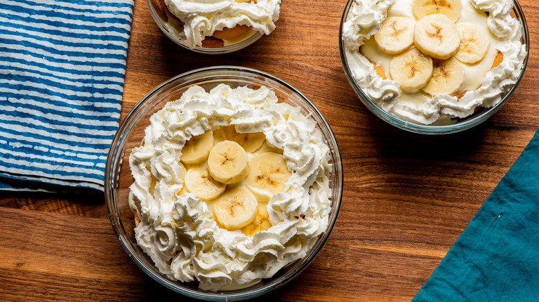 Homemade banana pudding in glass bowls