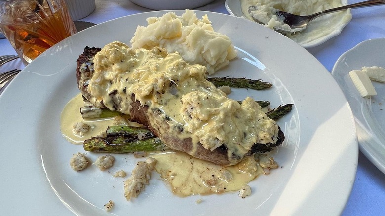 steak at Gene & Georgetti