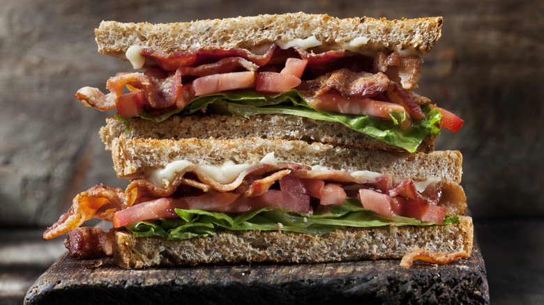 Sliced BLT sandwich