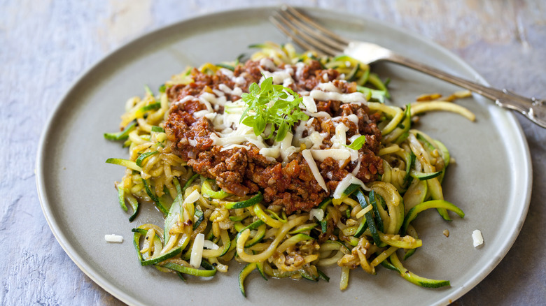 Zucchini noodle with meat sauce