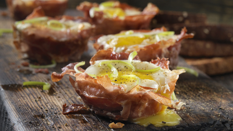 Bacon cups stuffed with eggs