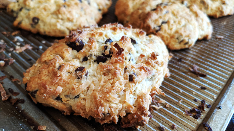  Coconut scones