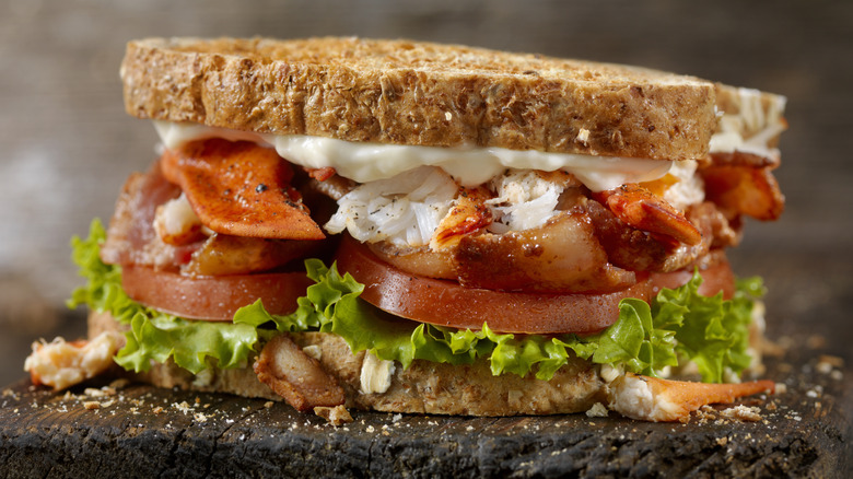 BLT sandwich with mayo