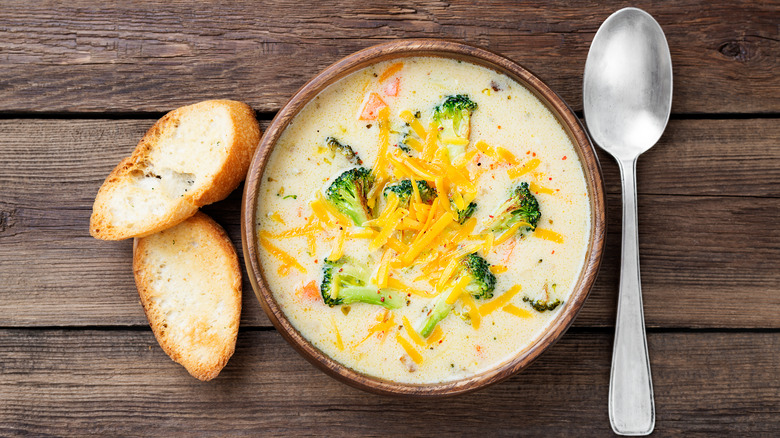 creamy broccoli cheese soup