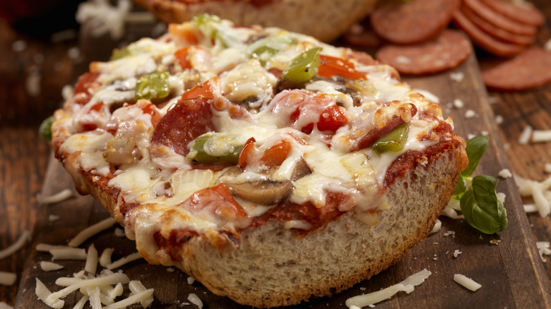 French bread pizza with toppings