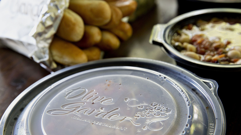 Olive Garden to-go containers