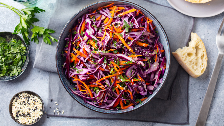Red cabbage and carrot slaw 