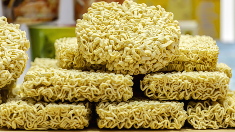 dried ramen noodle pucks