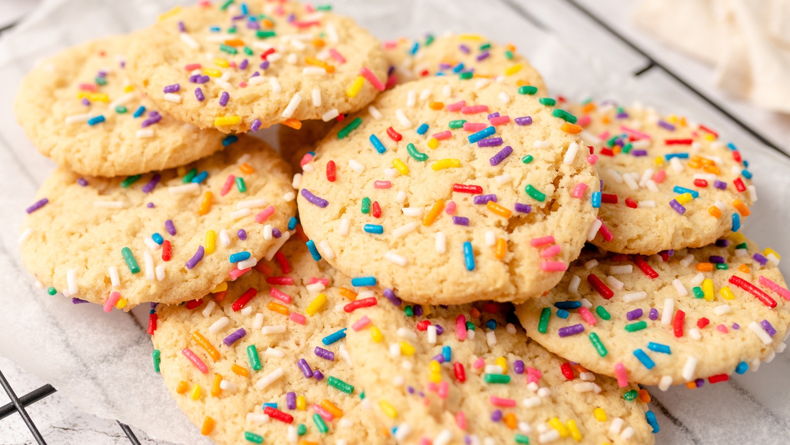 There Is A Right Way To Add Sprinkles To Sugar Cookies