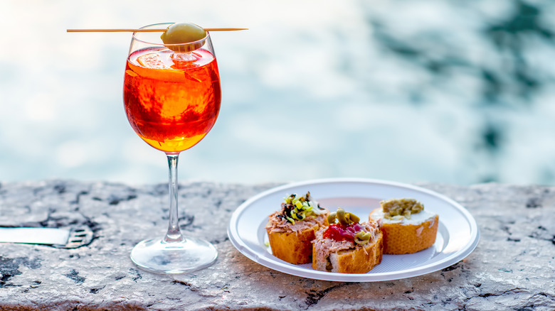 Venetian Aperol spritz with canapes