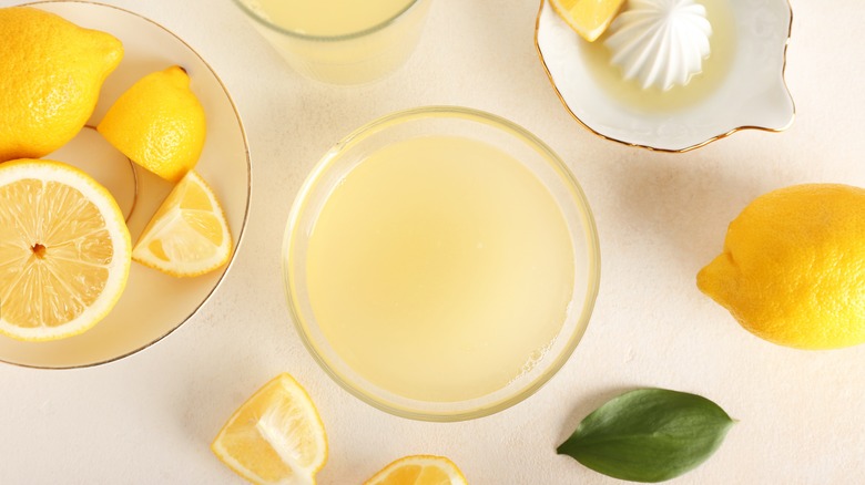 fresh lemon juice in glass bowl