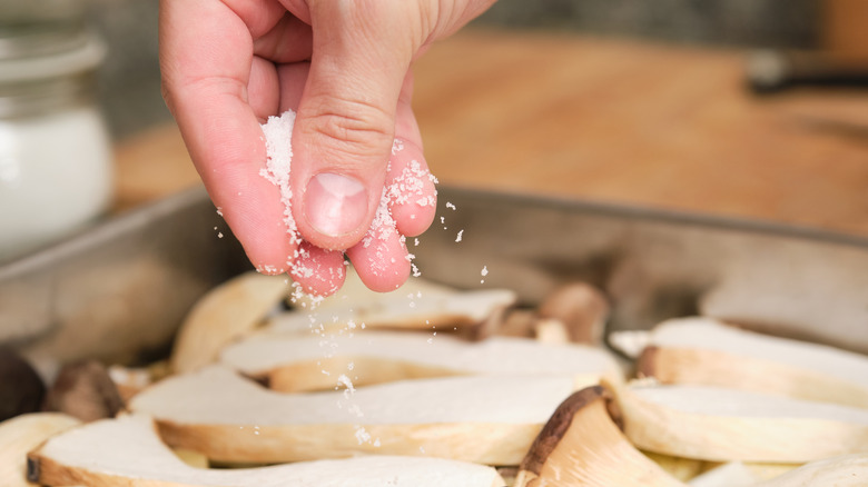 salting mushrooms