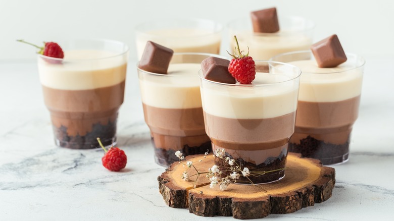 Layered pudding cups