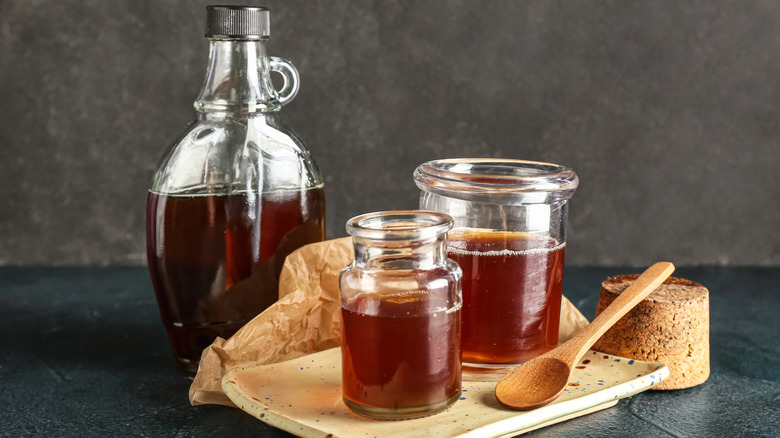 maple syrup jars