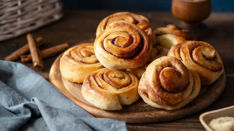 Pile of cinnamon rolls