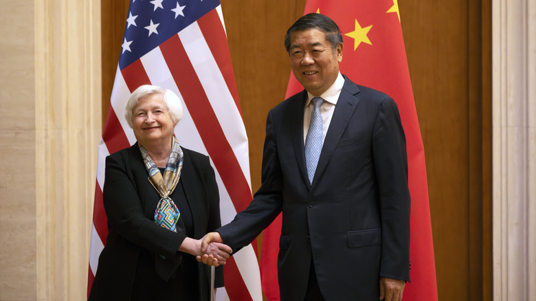 Janet Yellen and China's Vice Premier He Lefing shaking hands