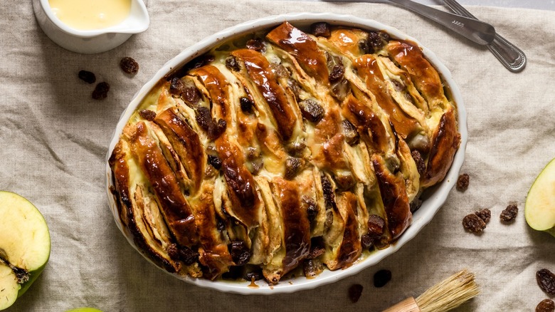 brioche bread pudding with raisins