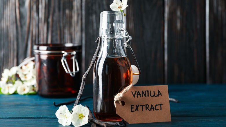 vanilla extract in a bottle