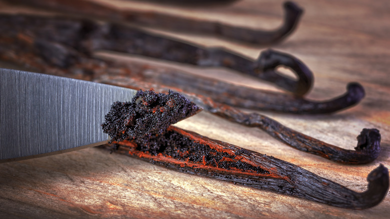 splitting vanilla beans