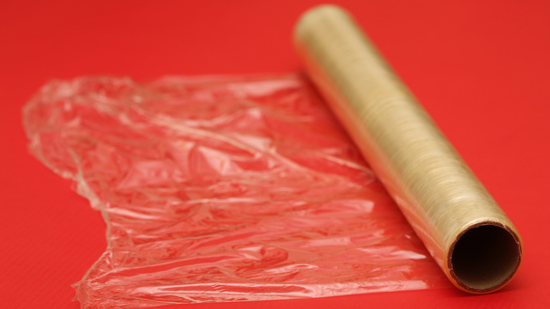 Plastic wrap roll