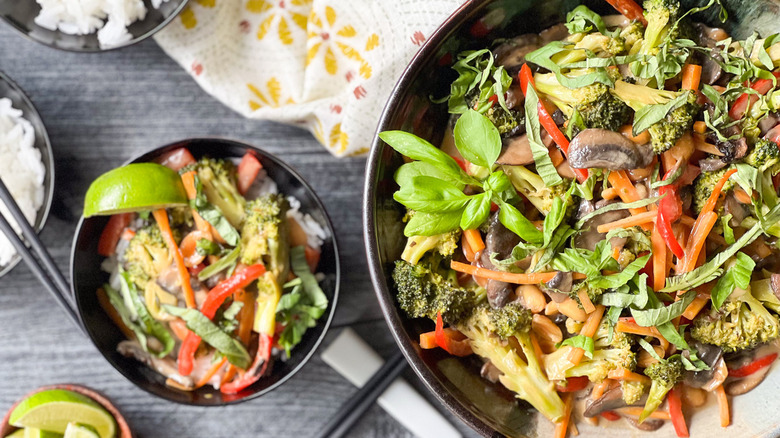thai vegetable green curry
