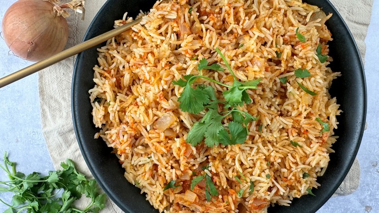 rice in black bowl