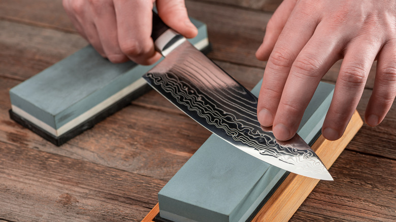 Sharpening Damascus steel knife