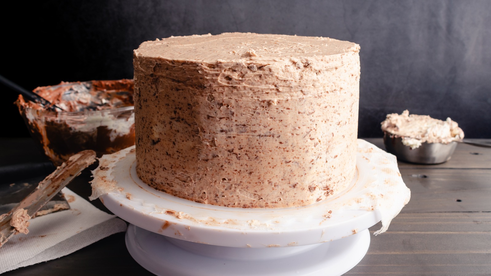 What Exactly Does It Mean To Crumb Coat A Cake?