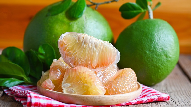 Peeled pomelo