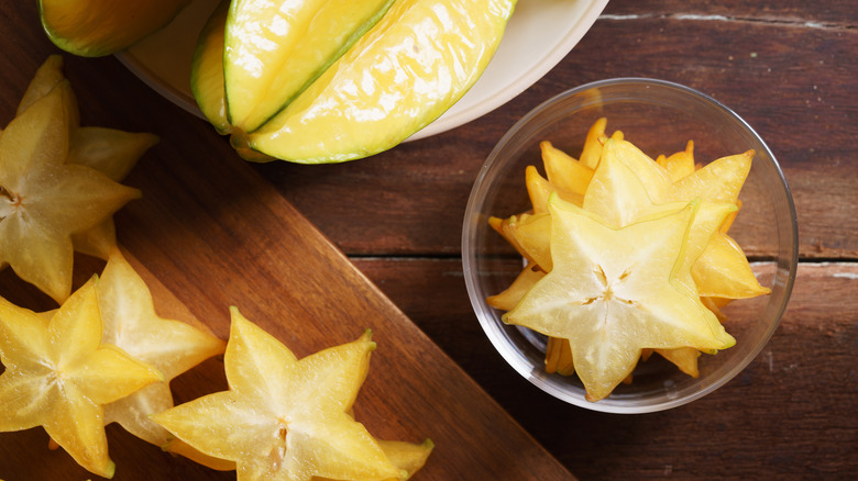 Star fruit in bowl 