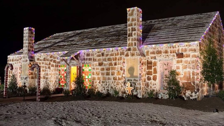 world's biggest gingerbread house