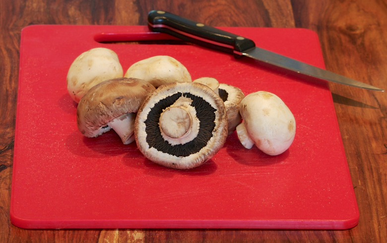 This Is the Best Way to Clean Mushrooms