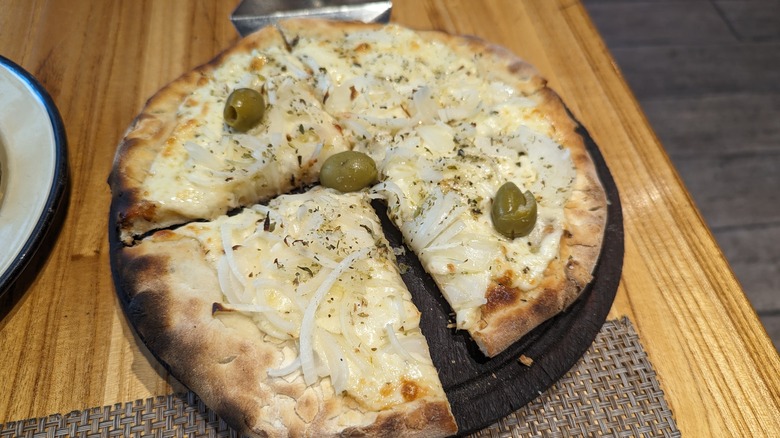 Fugazzeta with onions and olives