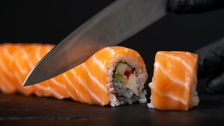 gyuto cutting sushi roll