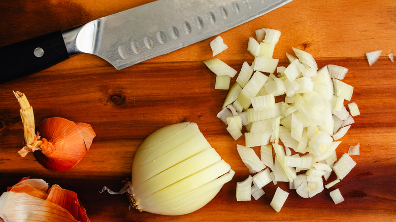 Dicing a yellow onion