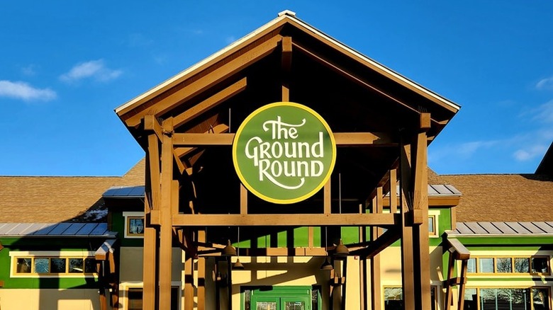 The Ground Round exterior in Shrewsbury, Massachusetts during daytime