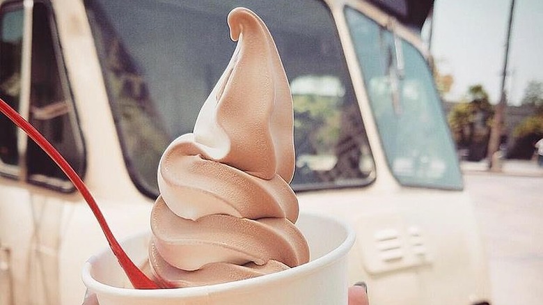 Soft serve ice cream