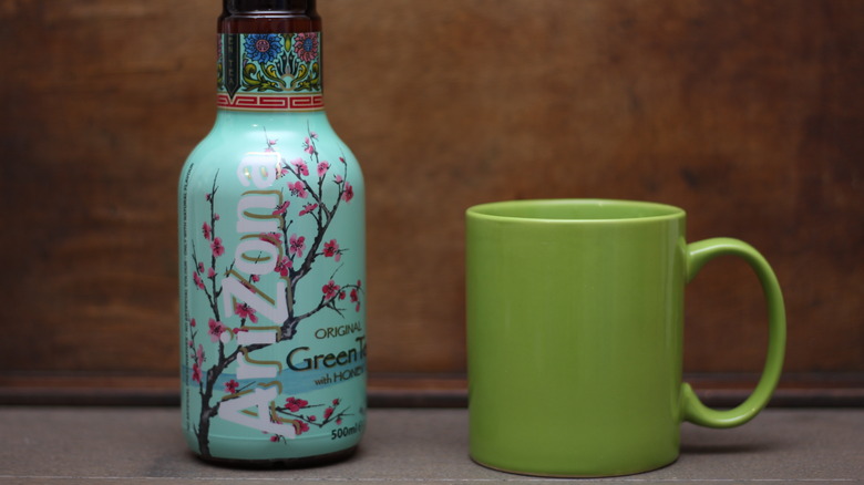 AriZona green tea in bottle