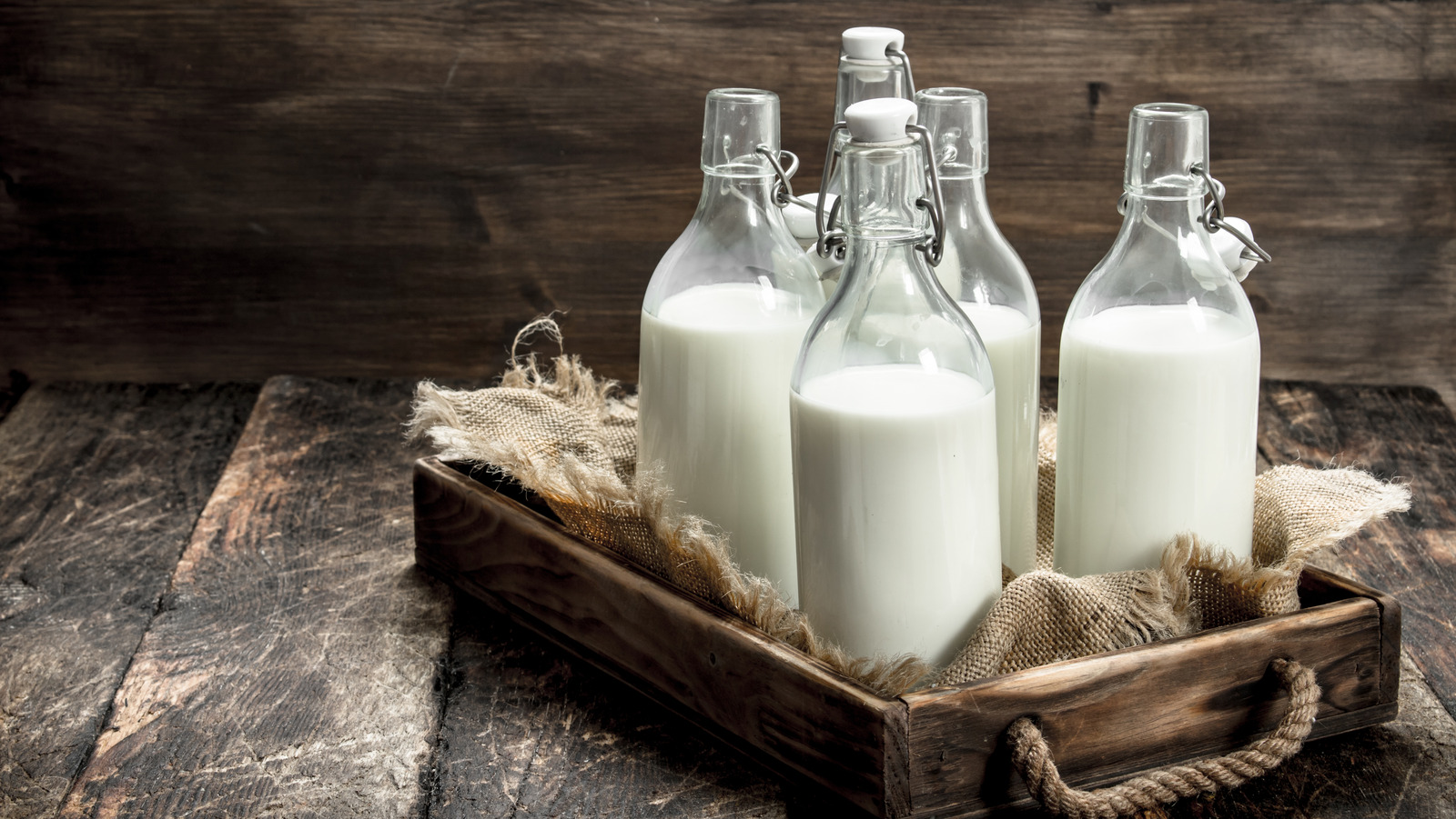 why-milk-has-a-longer-shelf-life-when-stored-in-glass