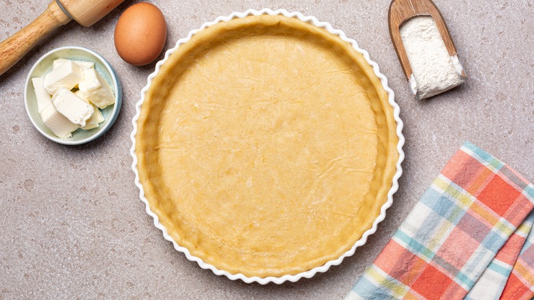 pie crust in pie dish